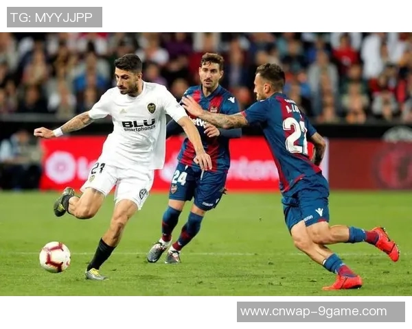 奥林匹克公园球场激情对决里昂迎战南特争夺法甲荣耀 奥林匹克公园球场激情对决里昂迎战南特争夺法甲荣耀