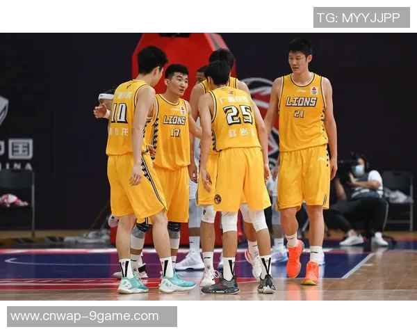 浙江广厦荣膺CBA冠军孙铭徽举杯庆祝香槟时刻尽显豪情